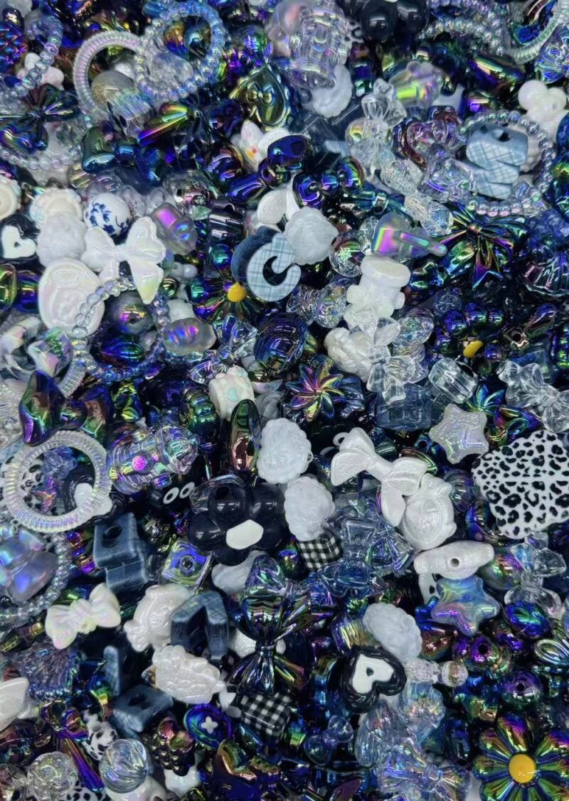 500g Irregular acrylic beads in a large mixture