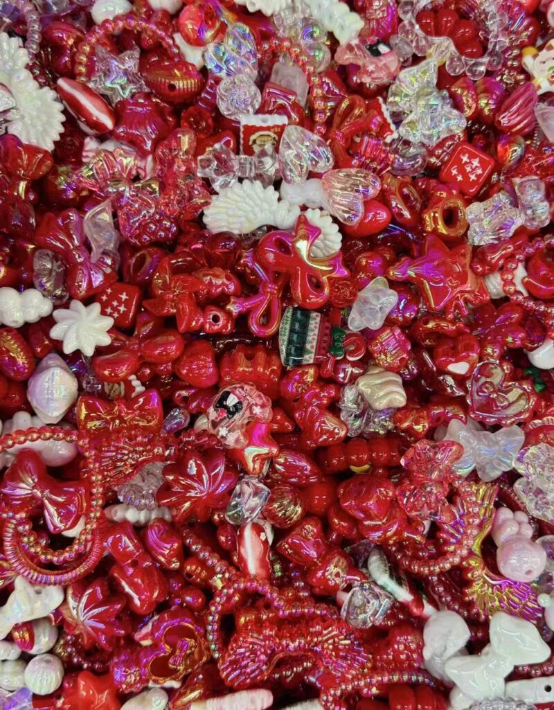 500g Irregular acrylic beads in a large mixture