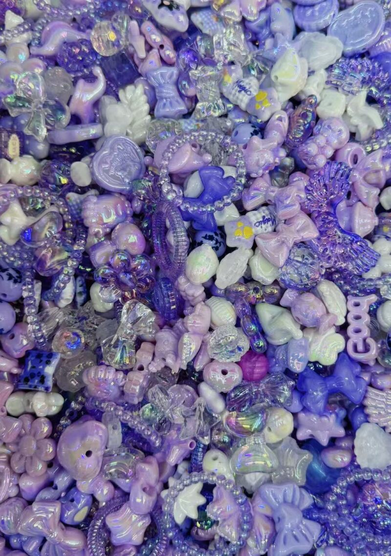 500g Irregular acrylic beads in a large mixture